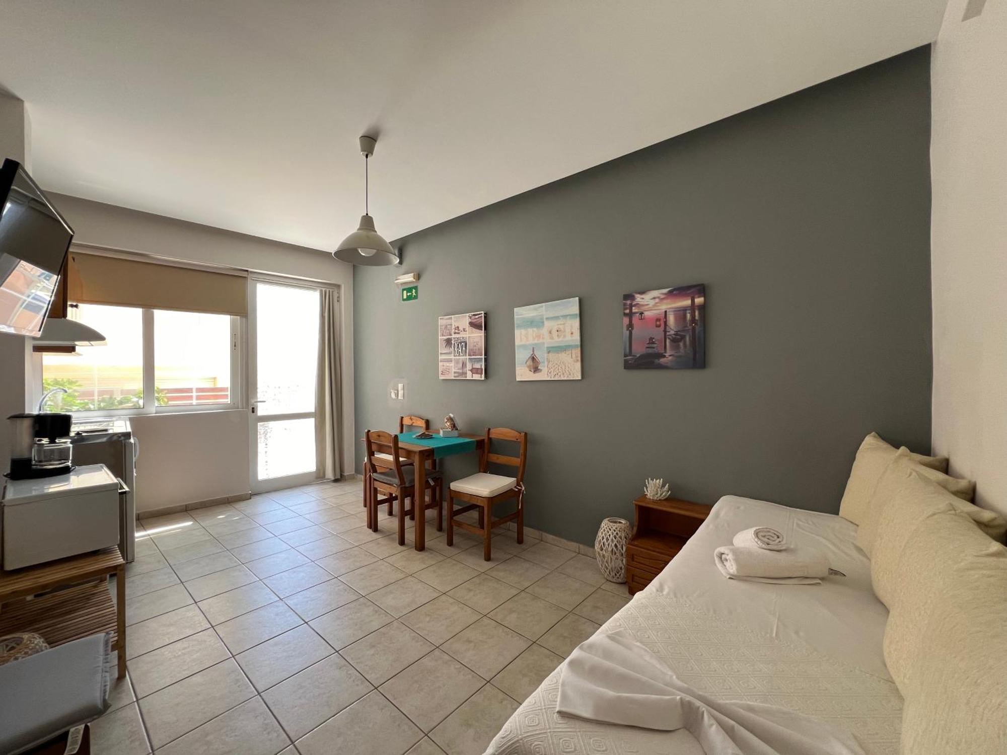 Artemis Rooms Two Steps By The Sea Platanés Exteriér fotografie