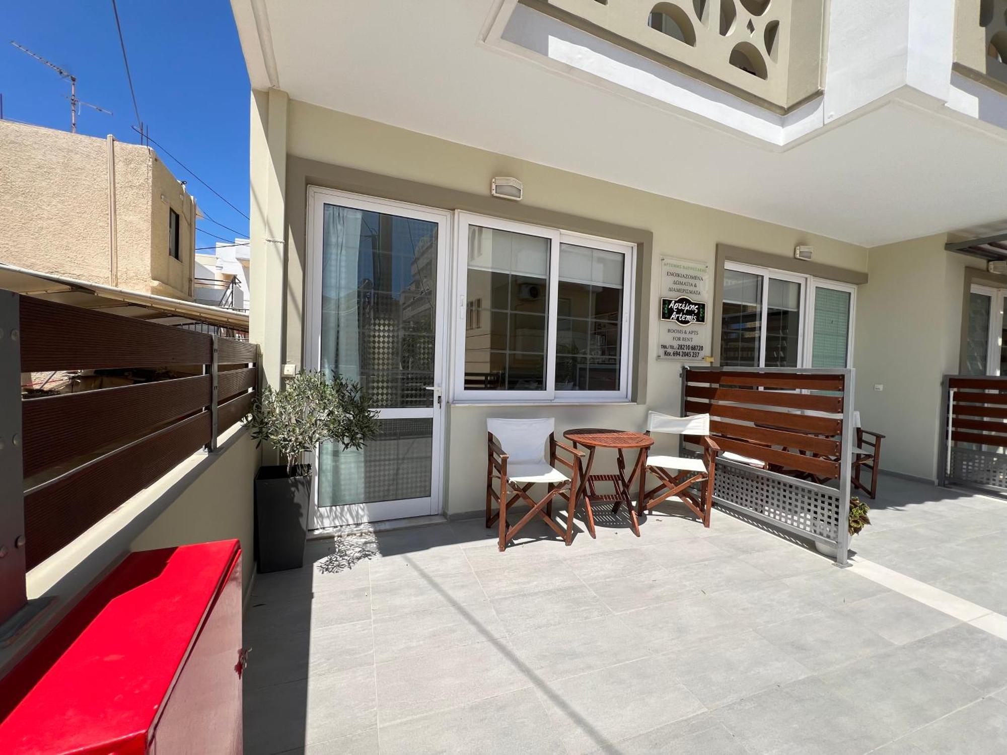 Artemis Rooms Two Steps By The Sea Platanés Exteriér fotografie