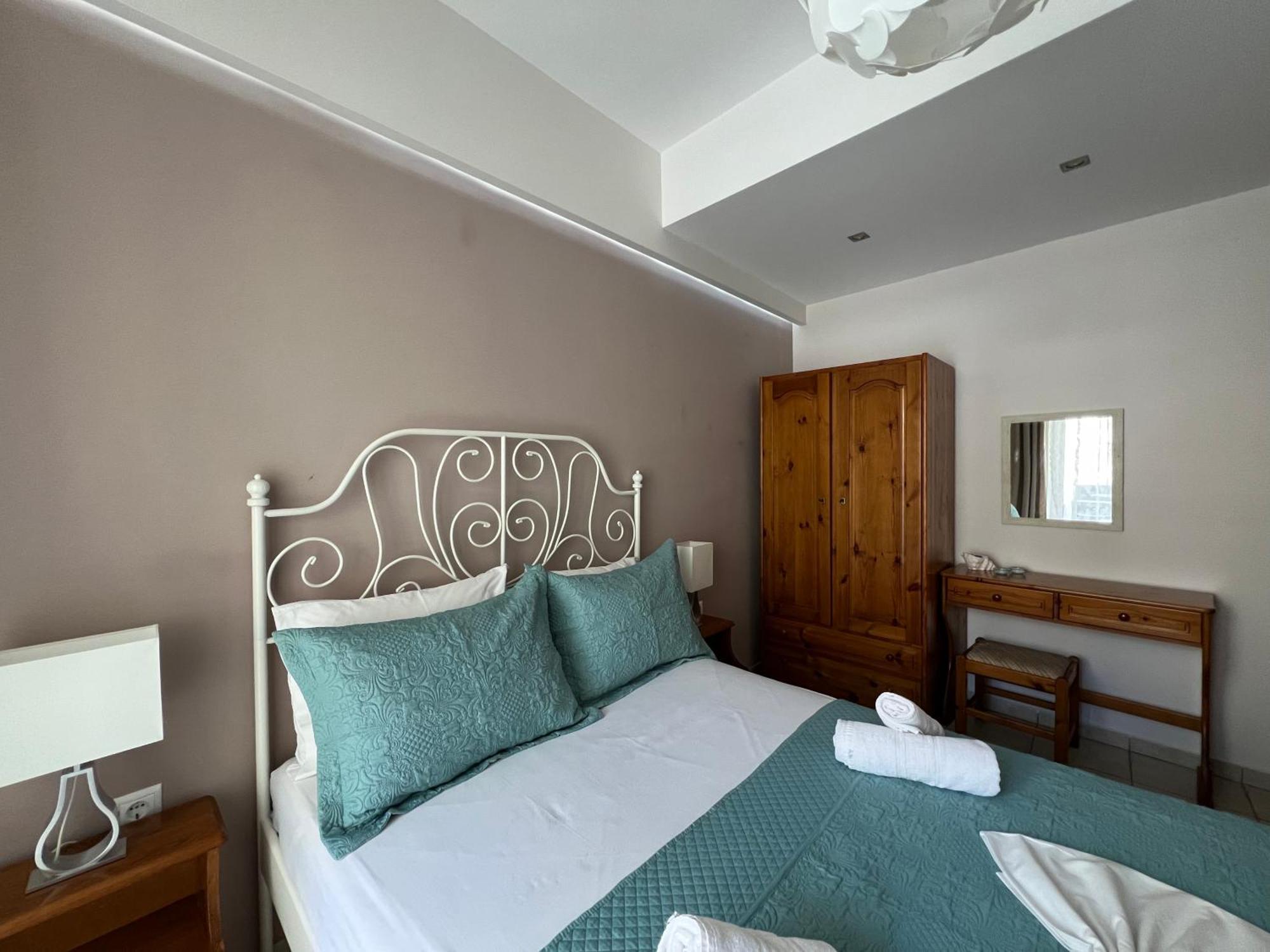 Artemis Rooms Two Steps By The Sea Platanés Exteriér fotografie