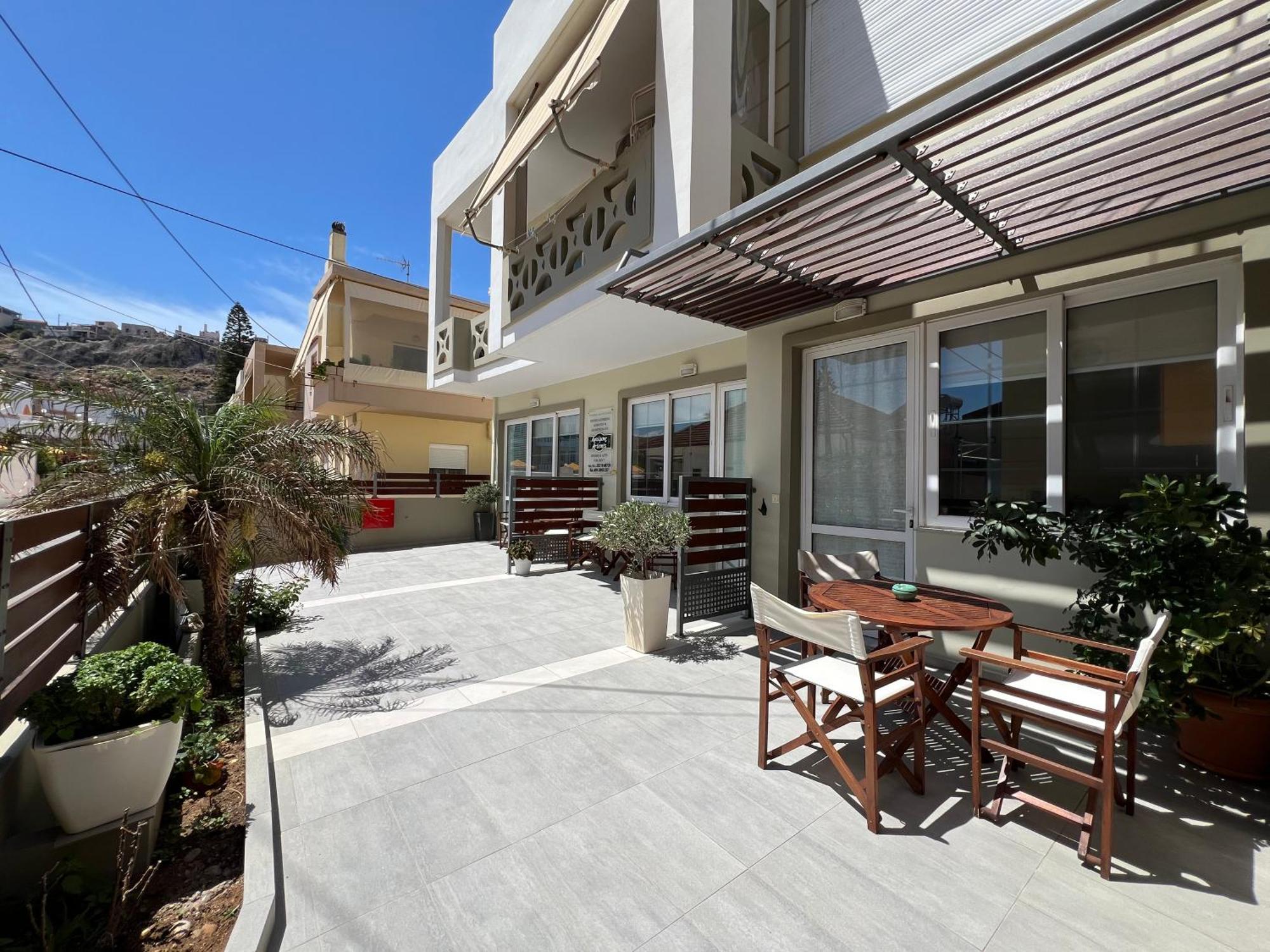 Artemis Rooms Two Steps By The Sea Platanés Exteriér fotografie