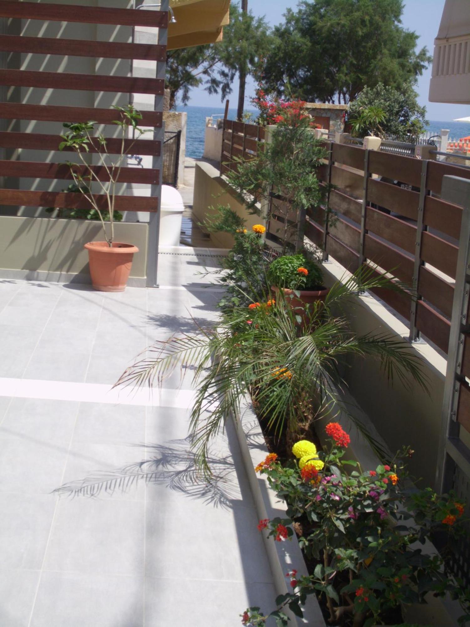 Artemis Rooms Two Steps By The Sea Platanés Exteriér fotografie